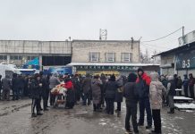 «Дордой Моторс» базарындагы соодагерлер митингге чыгышты