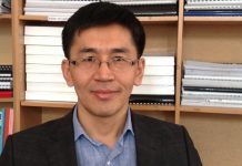 Эмил Жураев: Садыр Жапаров башкарган бир жыл ичинде мыйзам бузуу жана катачылык көп болду