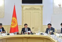 Акылбек Жапаров министрлер кабинетинин кезектеги кеңешмесин өткөрдү