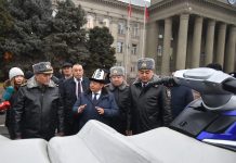 Улан Ниязбековдун катышуусунда ички иштер органдарынын бөлүктөрүнүн гарнизондук саптык кароосу өттү