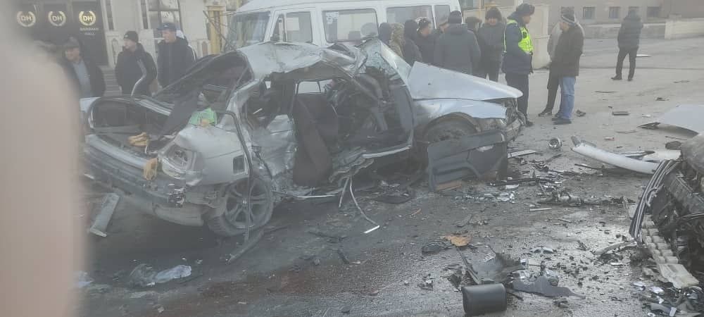 66 1 Машину после ДТП разорвало на части в Бишкеке. Есть жертвы