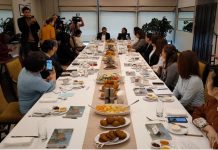 Айыл чарба министри Аскарбек Жаныбеков ишкер аялдар менен жолугушту