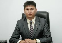 45 миң доллар опузалап акча алган Улан Уезбаев үй камагына чыгарылды