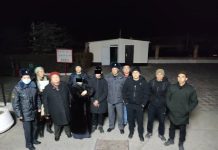 Милиционеры нашли пропавшего подростка. Но мать отказалась пустить его домой