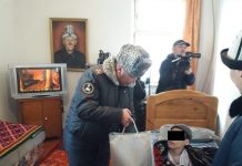 Балыкчыда милиция мүмкүнчүлүктөрү чектелген жана эмгек мигранттарынын балдарына майрамдык маанайды тартуулашты
