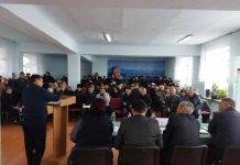 Аламүдүн районунда жергиликтүү жашоочулар менен жолгушуу улантылууда