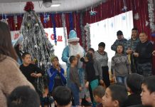 ИИМдин “Шумкар” атайын багыттагы полку балдарга жаңы жылдык маанай тартуулашты