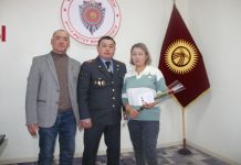 Нарын ОИИБи: Офицердин жубайы медалы тапшырылды