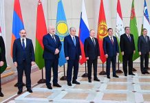 Садыр Жапаров принял участие в неформальной встрече глав стран СНГ в Питере