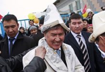 СМИ: Как экс-президент Кыргызстана кичился богатством и раздавал посты своей прислуге