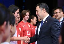 Жапаров кыргыз футболунун 100 жылдыгына арналган салтанаттуу иш-чарага катышты