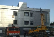 К ТЦ «Караван» начали возводить незаконную пристройку, — Госстрой