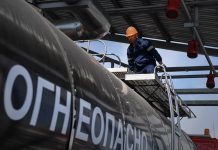 В ГКНБ заявили, что информация об экспорте ГСМ из КР в Афганистан, — фейк