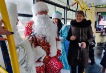 Троллейбус жүргүнчүлөрүн эми Аяз ата менен Аяз кыз коштойт