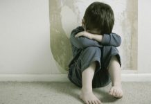 Не молчите! Куда звонить в случаях жестокого обращения с детьми