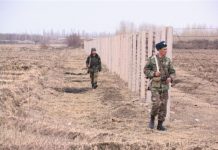 Чек арада эскертүү иретинде 3 жолу асманга ок атылды