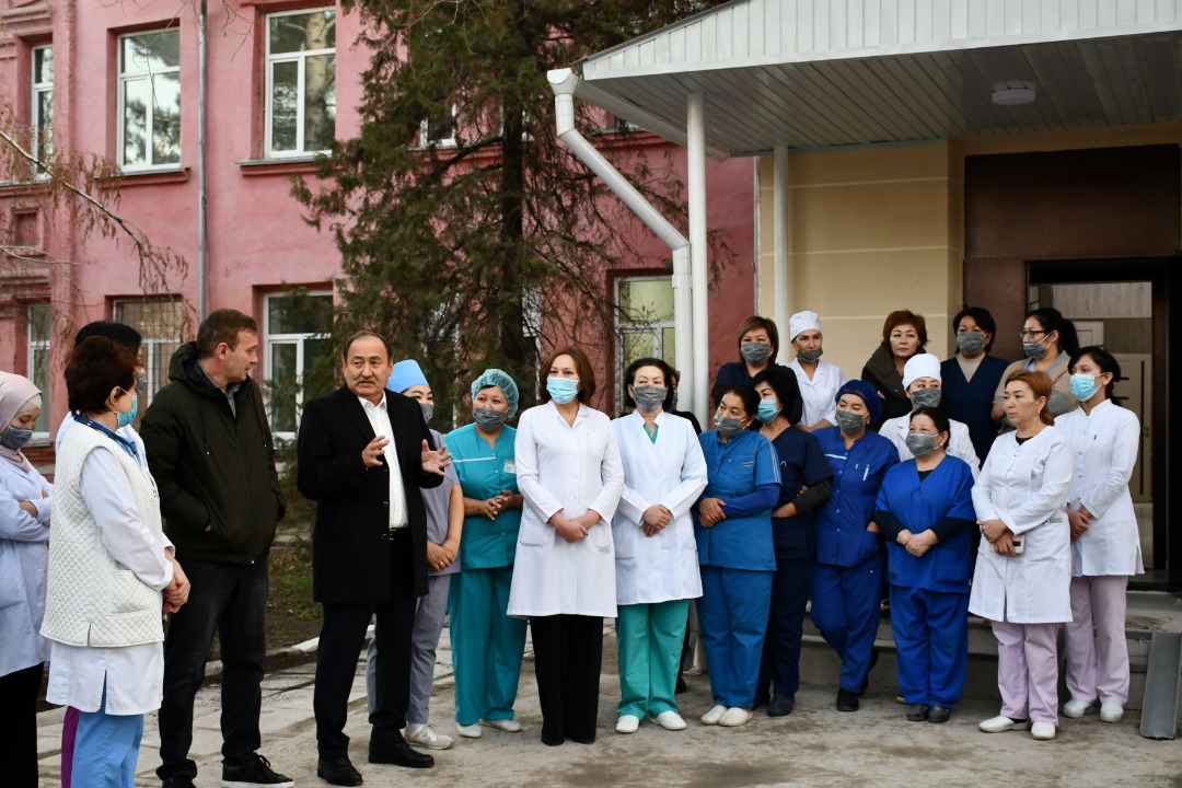 Гкб 4. Бишкек больница 4 гор больница. Городская клиническая больница №1 Бишкек. Детская больница Бишкек. Инфекционная больница Бишкек.