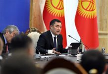 Мугалимдердин да айлыгы көтөрүлөт, – өлкө башчы