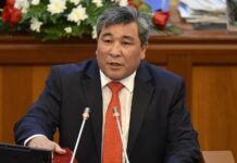 Рыскелди Момбековдун диплому окуу жайда катталган эмес