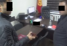 Сот Октябрь районунун прокурорунун орун басарын камактан чыгарды