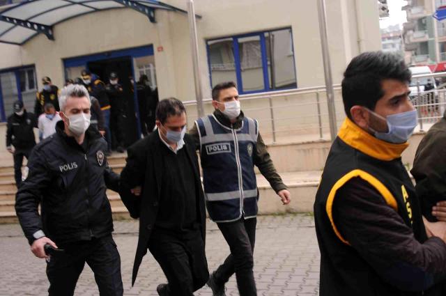 13 В Турции задержали кыргызстанок, которые оказывали интим-услуги в школьном автобусе