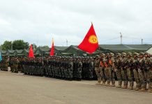 Садыр Жапаров подписал указ о направлении кыргызских военных в Казахстан