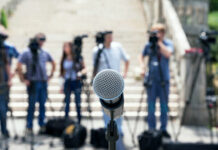 Журналисты требуют от властей КР прекратить массированную атаку на СМИ и свободу слова