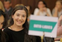 Айсулуу Кудайбердиева вышла с допроса в ГКНБ. Теперь ее статус — подозреваемая