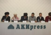 Руки прочь от Ташиева! Что известно об активистах, защищающих главу ГКНБ