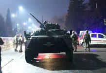 В Алматы разграбили шесть оружейных магазинов