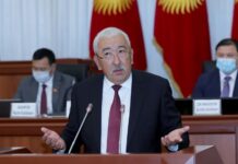 Исхак Масалиев: Нужно заниматься перерезанием лент на заводах, а не на туалетах