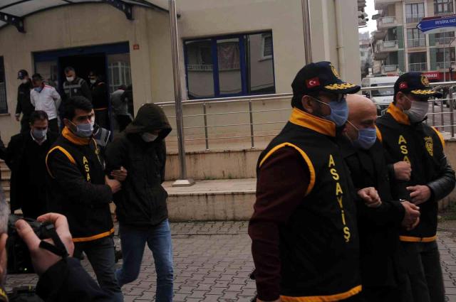 99 В Турции задержали кыргызстанок, которые оказывали интим-услуги в школьном автобусе
