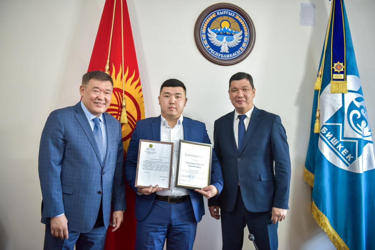 BEK 6437 Посол Казахстана поблагодарил бишкекчан за помощь казахстанцам во время беспорядков