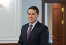 Казакстандын премьер-министри шайланды