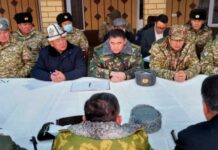 Камчыбек Ташиев баштаган кыргыз делегациясы Тажикстандын өкүлдөрү менен жолугушууда