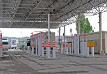 На кыргызско-казахской границе заработали 4 из 7 КПП. Но с ограничениями