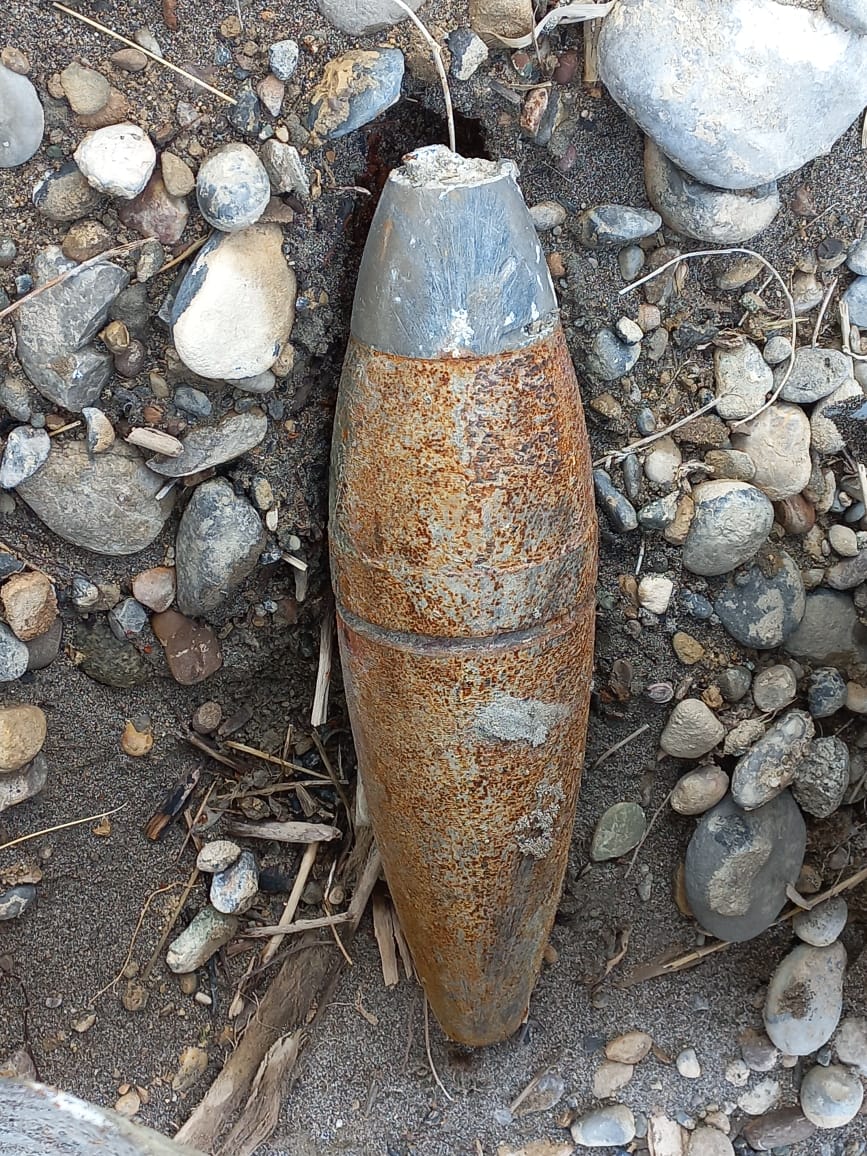 WhatsApp Image 2022 01 18 at 12.27.58 2 В Исфане местные жители в поле нашли снаряды гранатомета. ФОТО