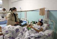 Мэрия Бишкека выделила избитому в Казахстане Чолпонбеку Сыдыкову 50 тыс. сомов