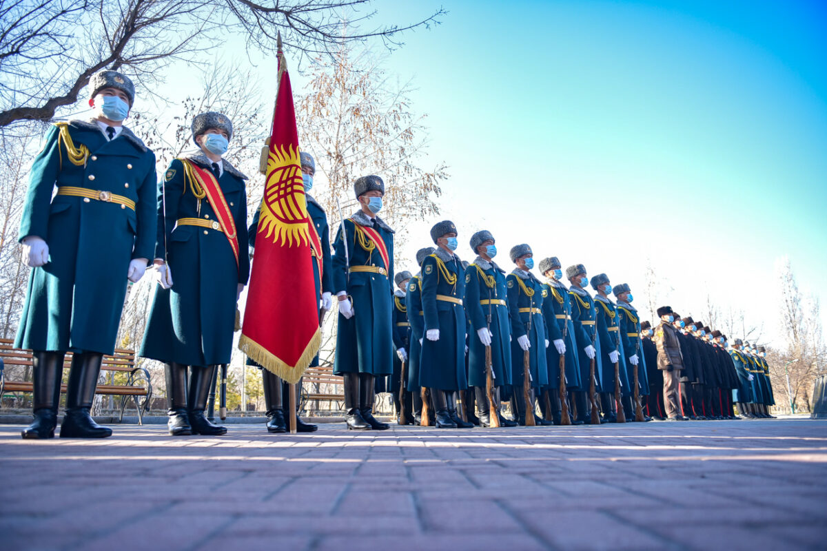 bek 6909 В Бишкеке прошел митинг-реквием в честь освобождения Ленинграда от блокады. ФОТО