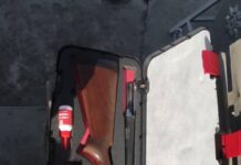 Баткенде УКТ мүчөсүнөн мыйзамсыз сакталган ок атуучу курал менен баңгизат табылды