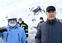 ФОТО. Садыр Жапаров посетил рудник «Кумтор»