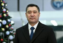 Садыр Жапаров поздравил кыргызстанцев с Новым годом