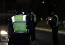 В Бишкеке водитель сбил патрульного и скрылся