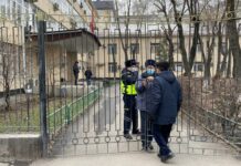 В Бишкеке суд рассматривает законность задержания Болота Темирова