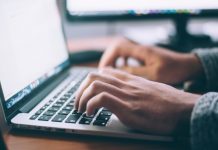 Предприниматели в КР теперь сдают налоговые отчеты в электронном виде