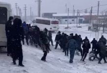 «Газовые» протесты в Казахстане: митингующих разгоняют, цену на газ снизили