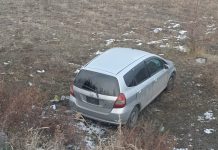 В Чуйской области подростки с ножом напали на таксиста и угнали его авто