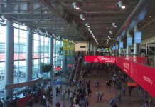 Москвадагы кыргыз диаспорасы Домодедоводо кармалып калган казактарга жардам берди