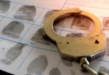 В Бишкеке милиционера задержали за хищение более 10 кг наркотиков