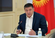 Ташиев депутаттарга: “Добуш бере албасаңар унчукпай отуруп бергиле”